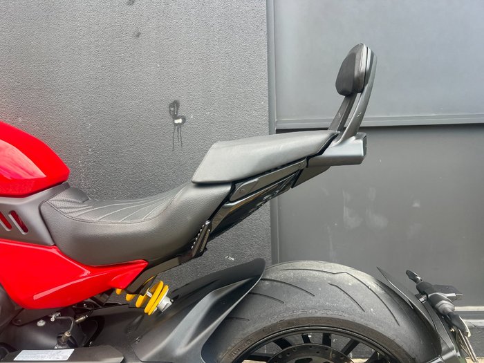 2023 DUCATI DIAVEL V4 RED