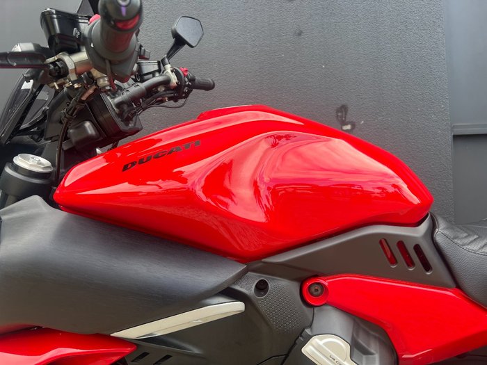 2023 DUCATI DIAVEL V4 RED