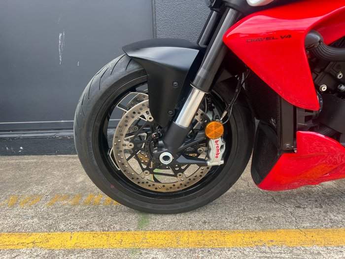 2023 DUCATI DIAVEL V4 RED