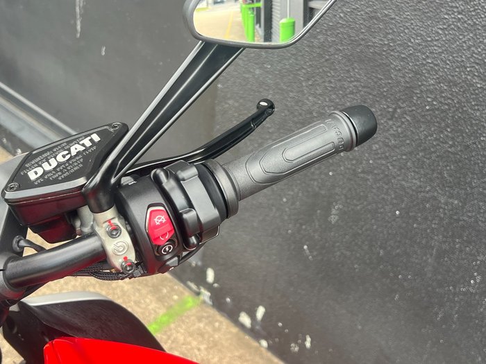 2023 DUCATI DIAVEL V4 RED