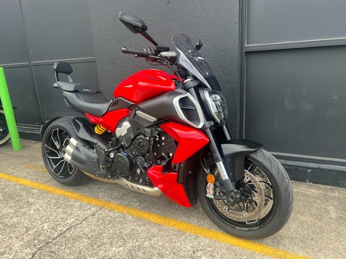 2023 DUCATI DIAVEL V4 RED