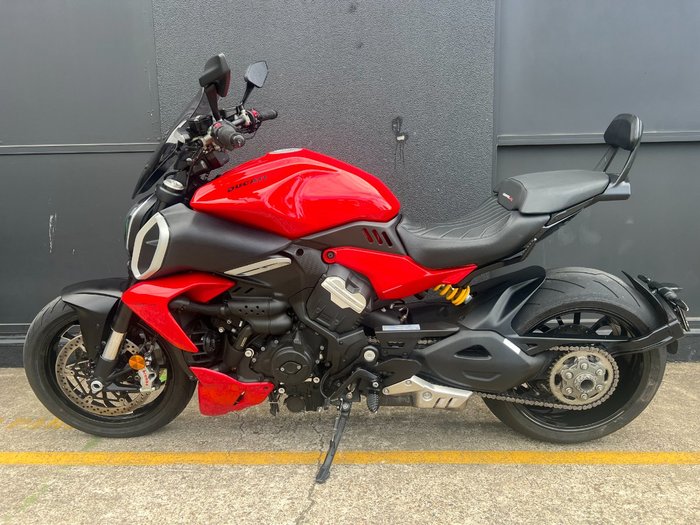 2023 DUCATI DIAVEL V4 RED