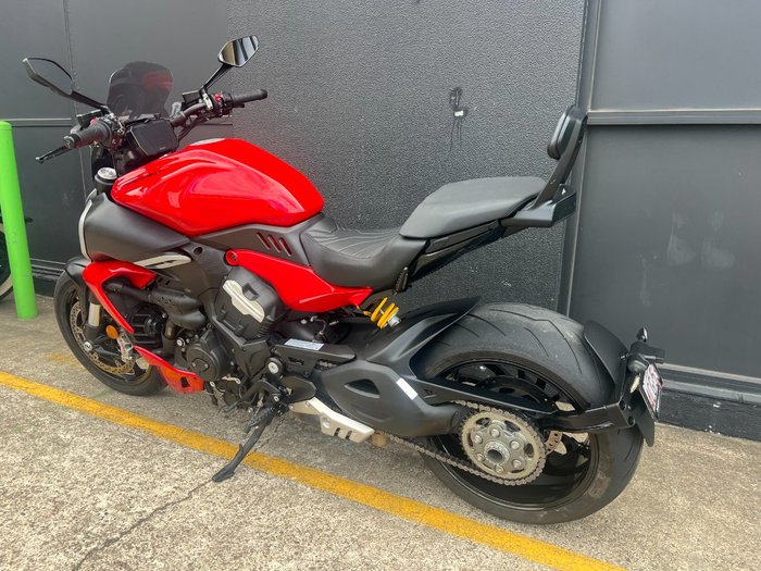 2023 DUCATI DIAVEL V4 RED