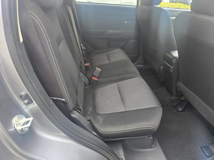 2015 Mitsubishi Outlander LS