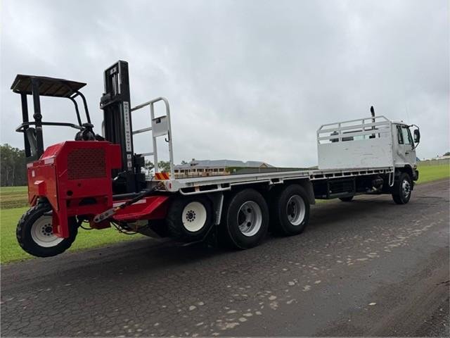 2007 Nissan Ud With 12 Pallet Tray, Pre Emission, 9 Speed Synchro,