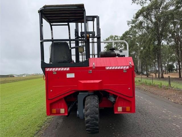 2007 Nissan Ud With 12 Pallet Tray, Pre Emission, 9 Speed Synchro,