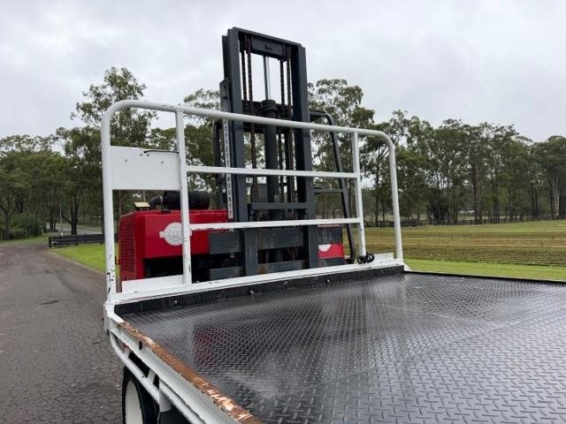 2007 Nissan Ud With 12 Pallet Tray, Pre Emission, 9 Speed Synchro,