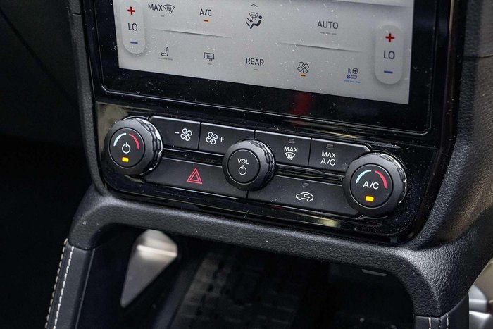 2024 Ford Everest Platinum