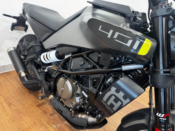 2024 Husqvarna SVARTPILEN 401 Black