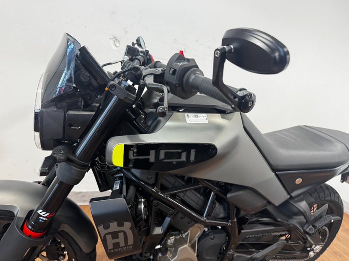 2024 Husqvarna SVARTPILEN 401 Black
