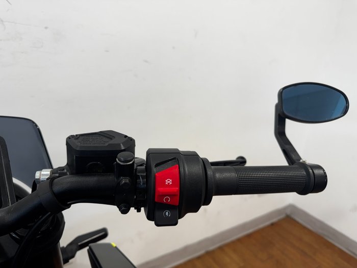 2024 Husqvarna SVARTPILEN 401 Black