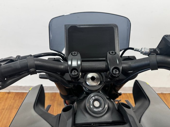 2024 Husqvarna SVARTPILEN 401 Black