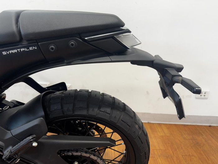 2024 Husqvarna SVARTPILEN 401 Black