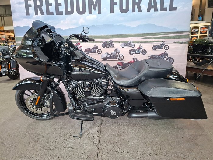 2018 HARLEY-DAVIDSON FLTRXS ROAD GLIDE SPECIAL