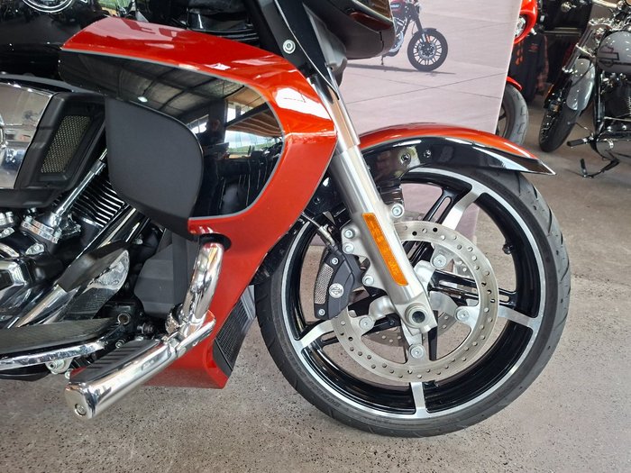 2025 HARLEY-DAVIDSON FLHXU STREET GLIDE ULTRA (117)