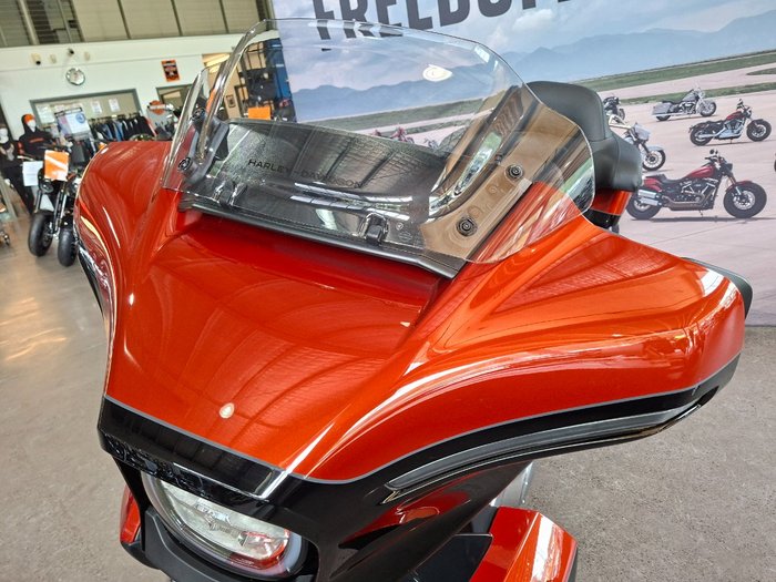 2025 HARLEY-DAVIDSON FLHXU STREET GLIDE ULTRA (117)