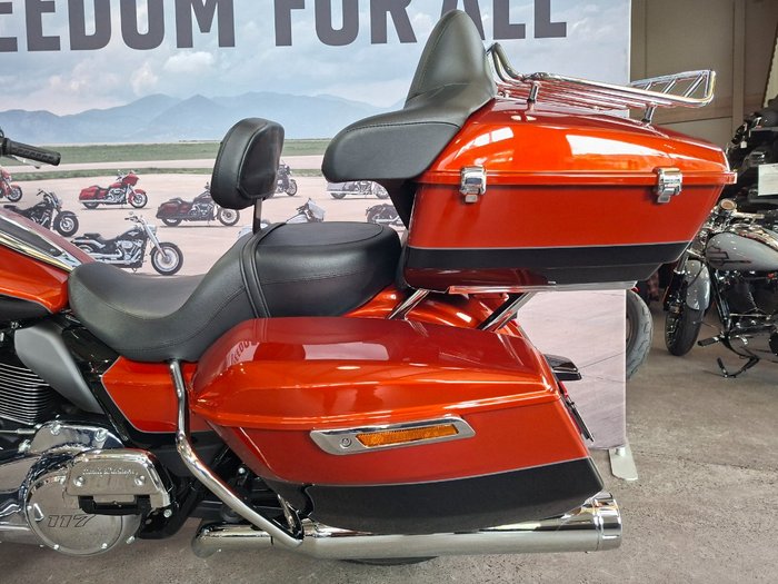 2025 HARLEY-DAVIDSON FLHXU STREET GLIDE ULTRA (117)