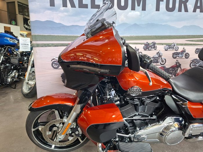 2025 HARLEY-DAVIDSON FLHXU STREET GLIDE ULTRA (117)