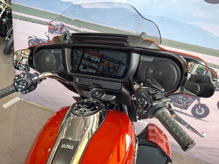 2025 HARLEY-DAVIDSON FLHXU STREET GLIDE ULTRA (117)