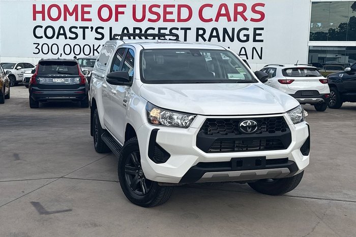 2025 Toyota Hilux SR