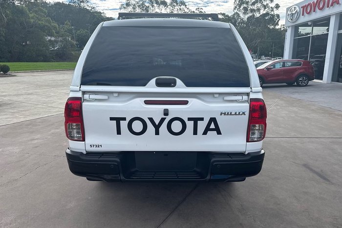 2025 Toyota Hilux SR