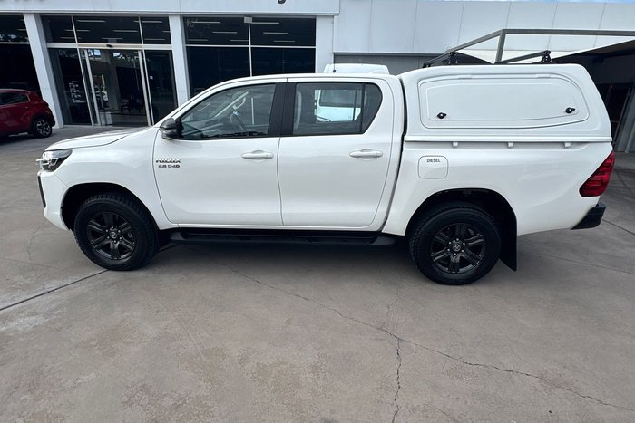 2025 Toyota Hilux SR
