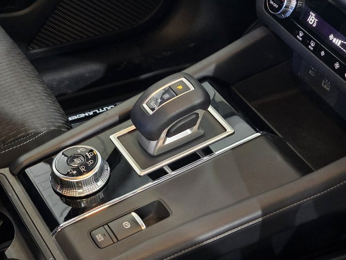 2021 Mitsubishi Outlander ES