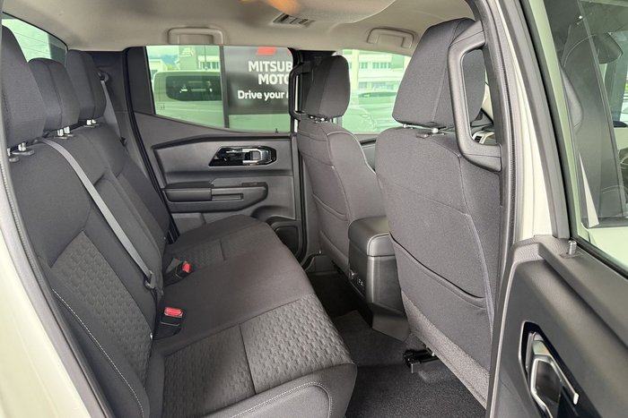 2025 Mitsubishi Triton GLS