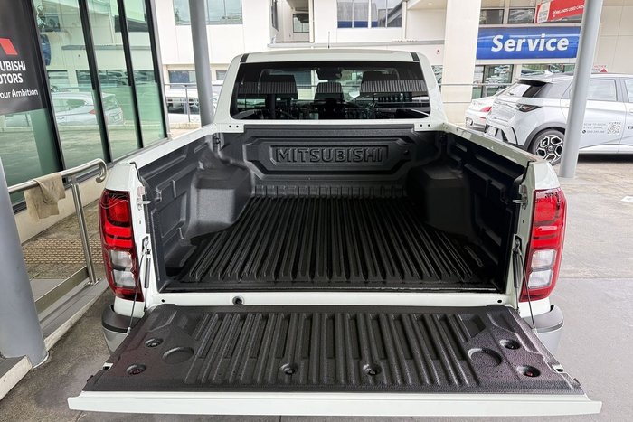 2025 Mitsubishi Triton GLS