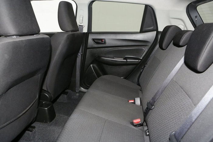 2017 Suzuki Swift GL Navigator