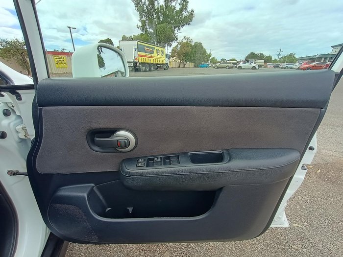 2007 Nissan Tiida ST-L C11 MY07 Polar White