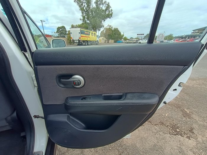 2007 Nissan Tiida ST-L C11 MY07 Polar White