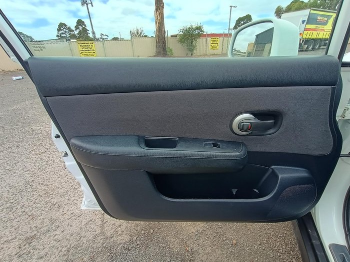 2007 Nissan Tiida ST-L C11 MY07 Polar White