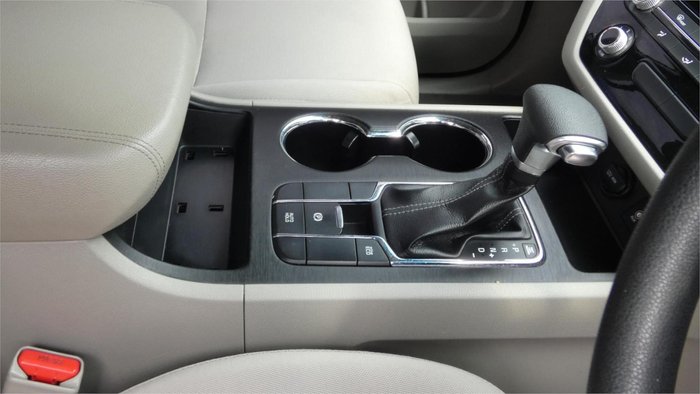 2018 Kia Carnival S YP MY19 Silky Silver