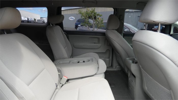 2018 Kia Carnival S YP MY19 Silky Silver