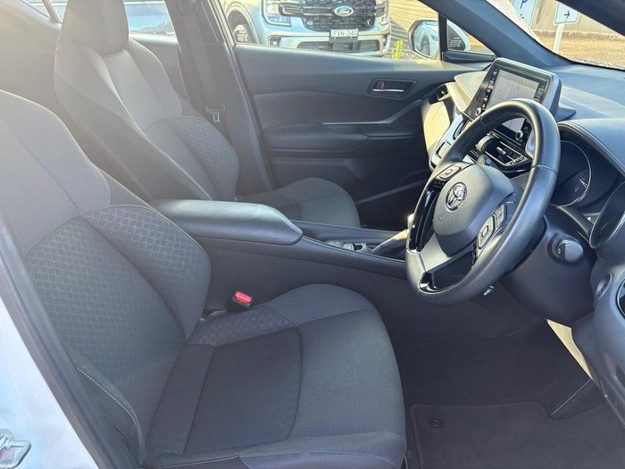 2023 Toyota C-HR GXL