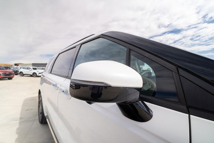 2024 Kia Carnival GT-Line HEV