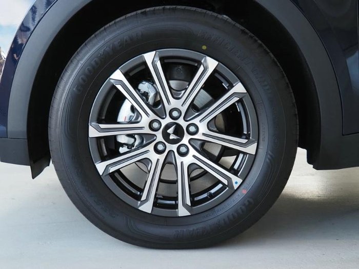 2025 Mahindra XUV700 AX7L