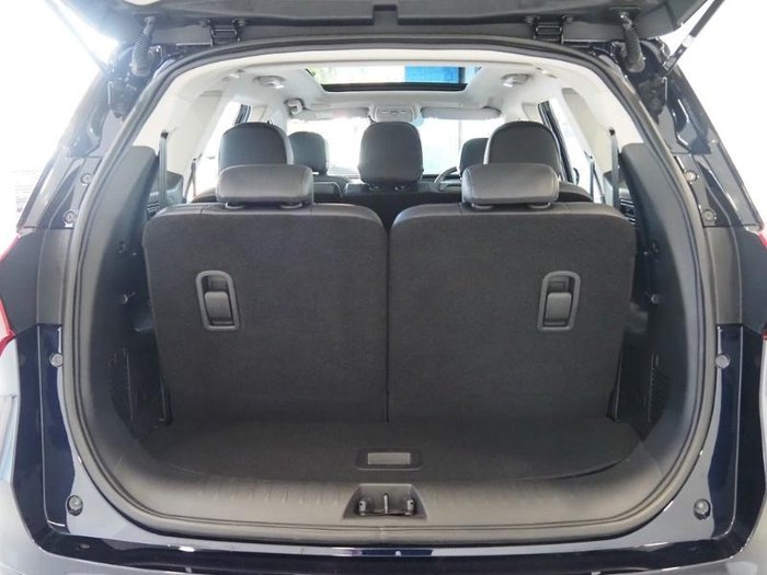 2025 Mahindra XUV700 AX7L