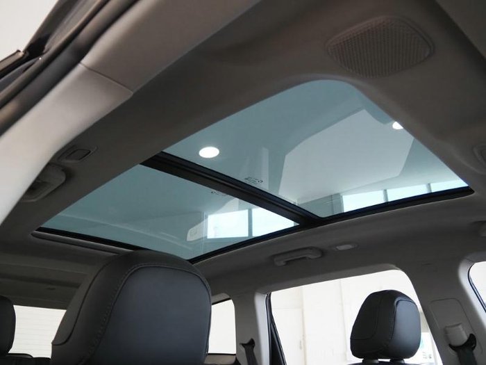 2025 Mahindra XUV700 AX7L