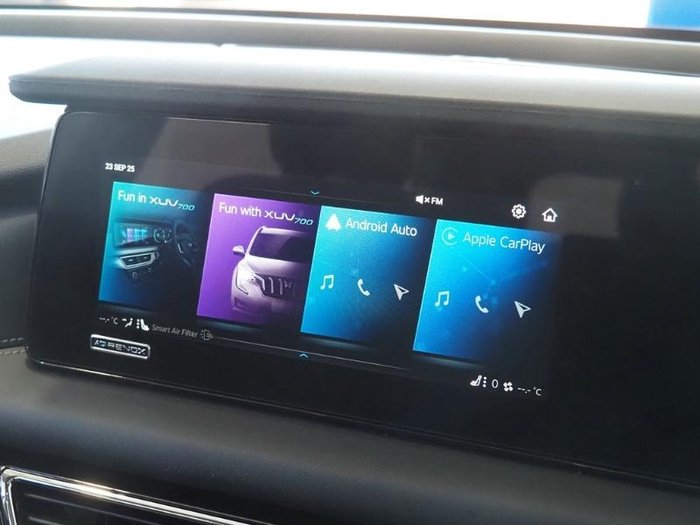 2025 Mahindra XUV700 AX7L