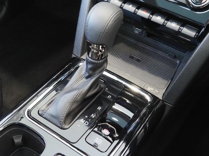 2025 Mahindra XUV700 AX7L