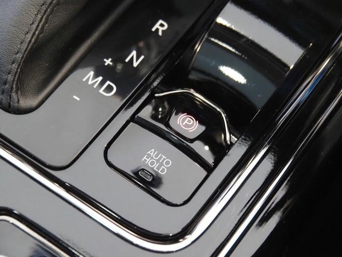 2025 Mahindra XUV700 AX7L