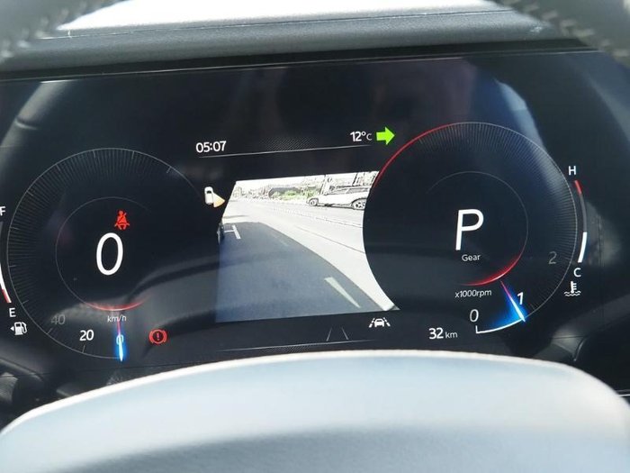 2025 Mahindra XUV700 AX7L