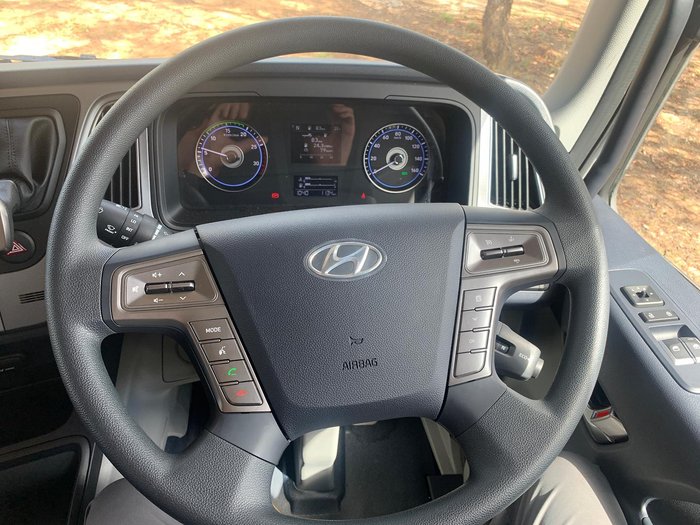 2026 Hyundai Mighty EX10 Flat Deck White