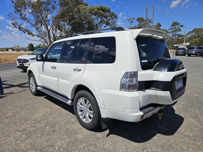 2014 Mitsubishi Pajero GLX