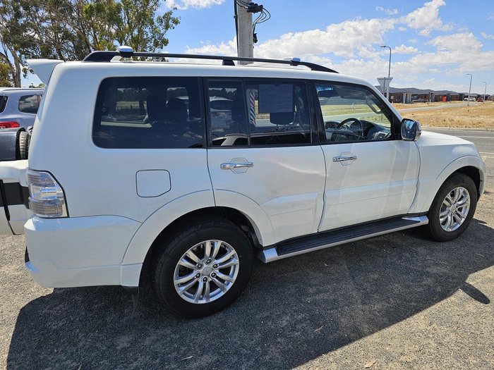 2014 Mitsubishi Pajero GLX