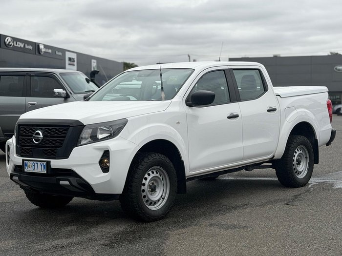 2022 Nissan Navara SL