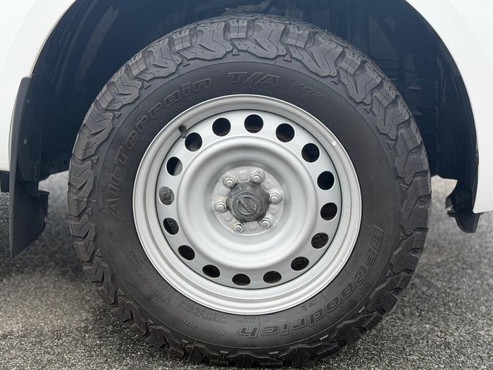 2022 Nissan Navara SL