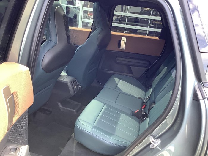 2024 MINI Countryman C Favoured